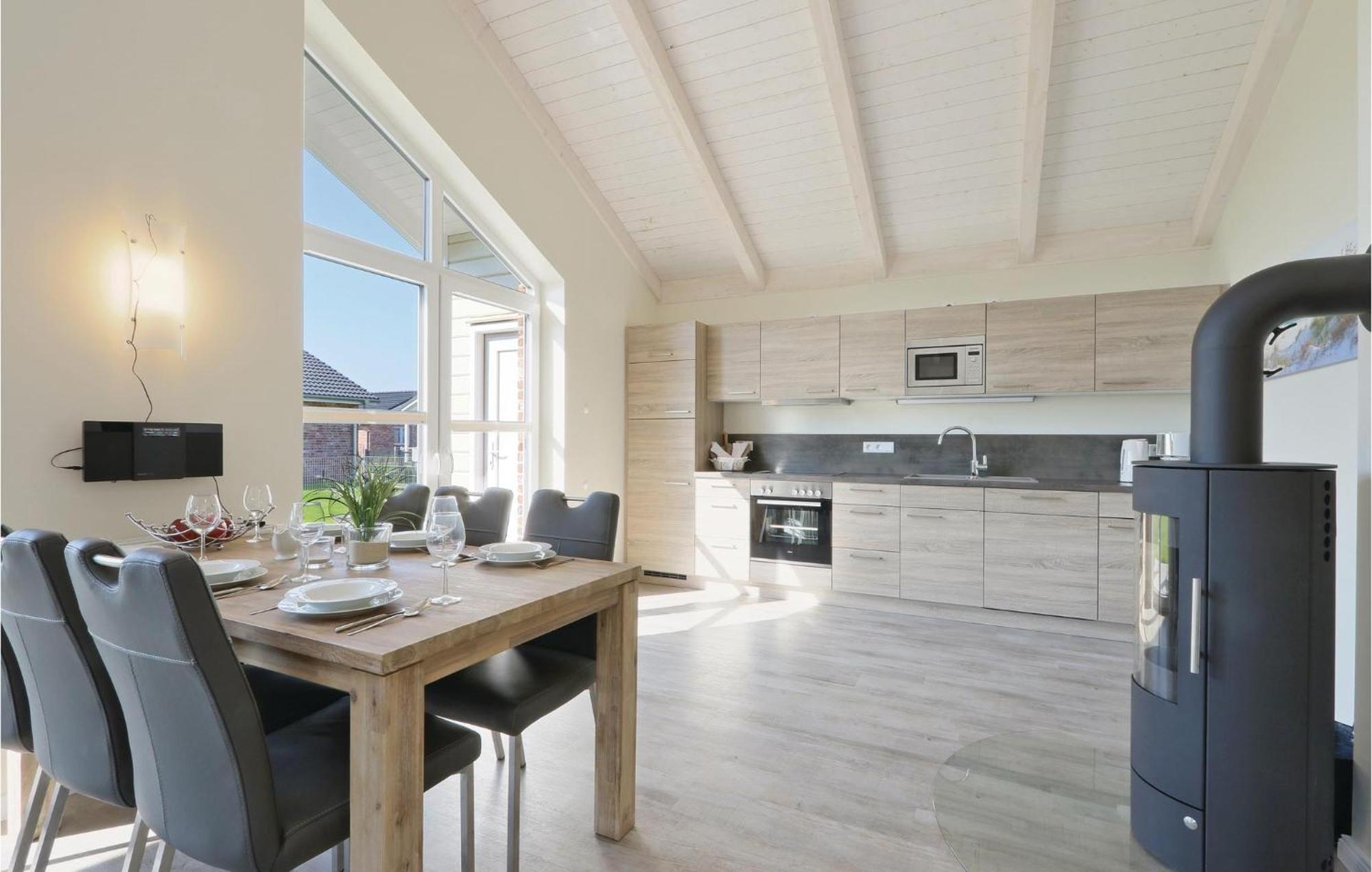 Awesome Home In Dagebuell With Kitchen Exterior photo