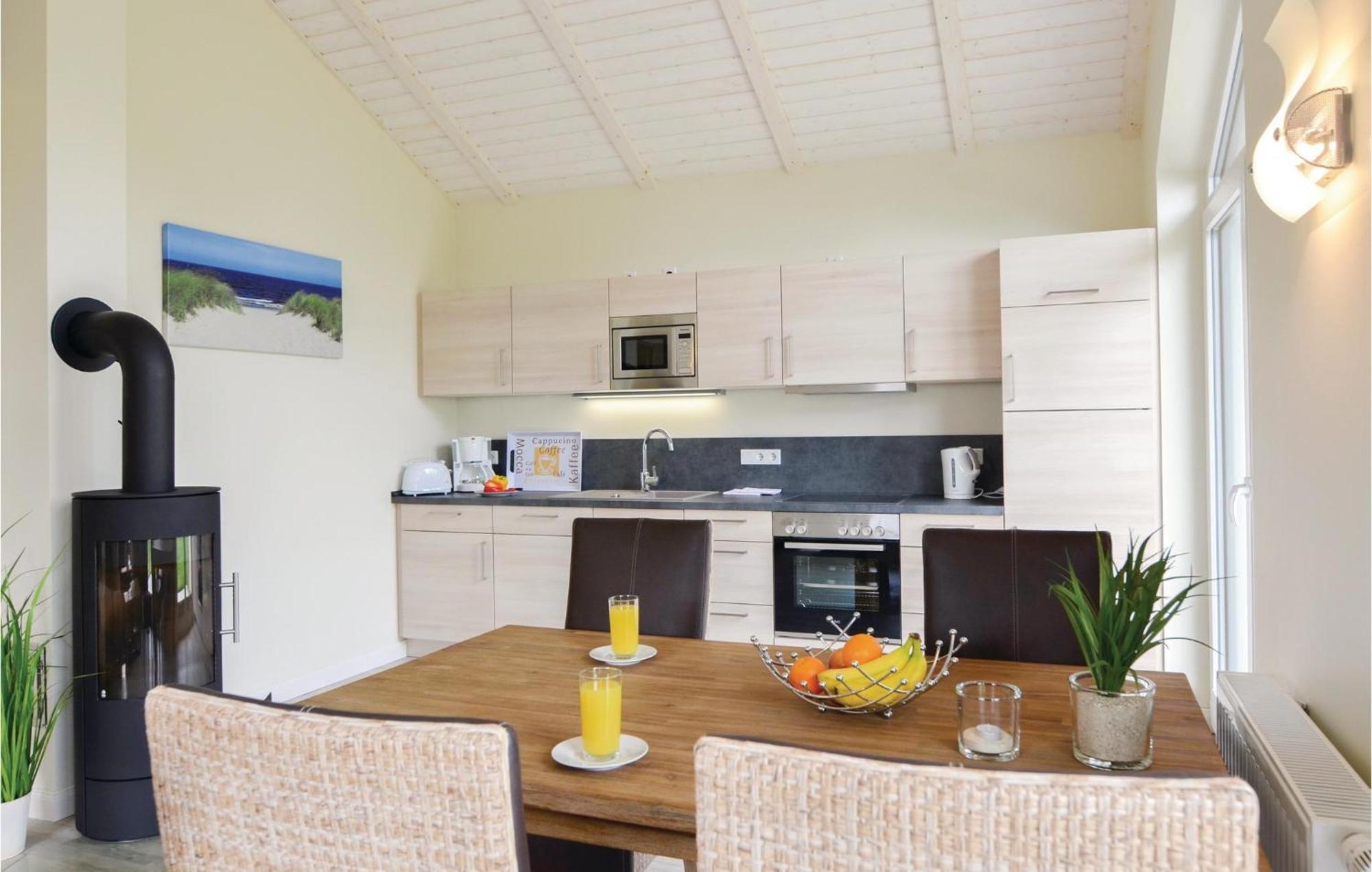Awesome Home In Dagebuell With Kitchen Exterior photo