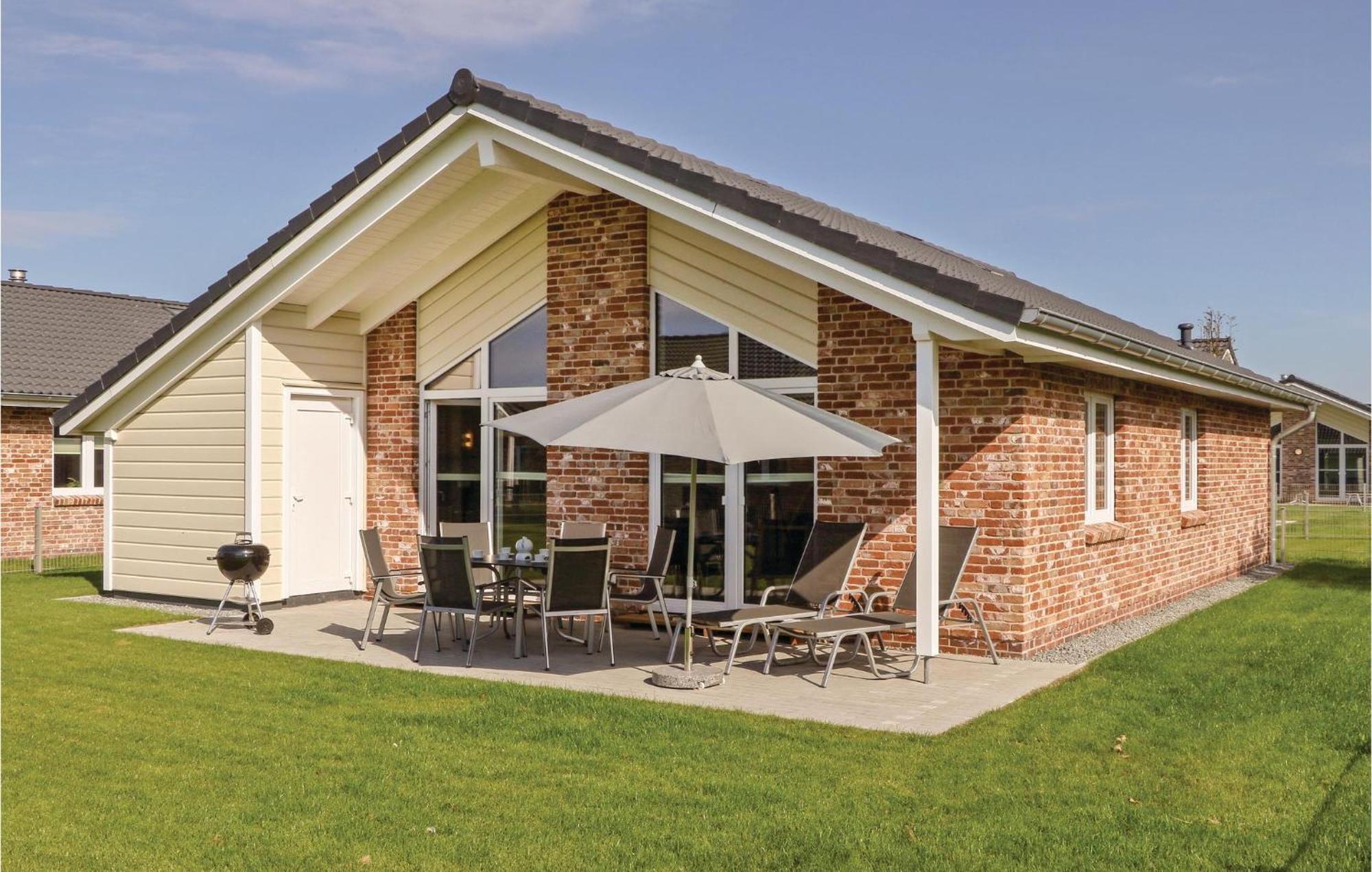 Awesome Home In Dagebuell With Kitchen Exterior photo